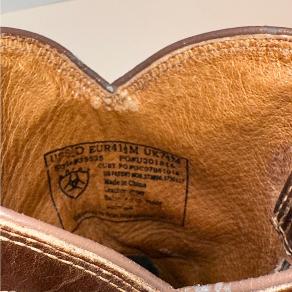 Ariat Classic Brown Leather Cowboy Boots man’s size 8.5 M - Picture 3 of 15